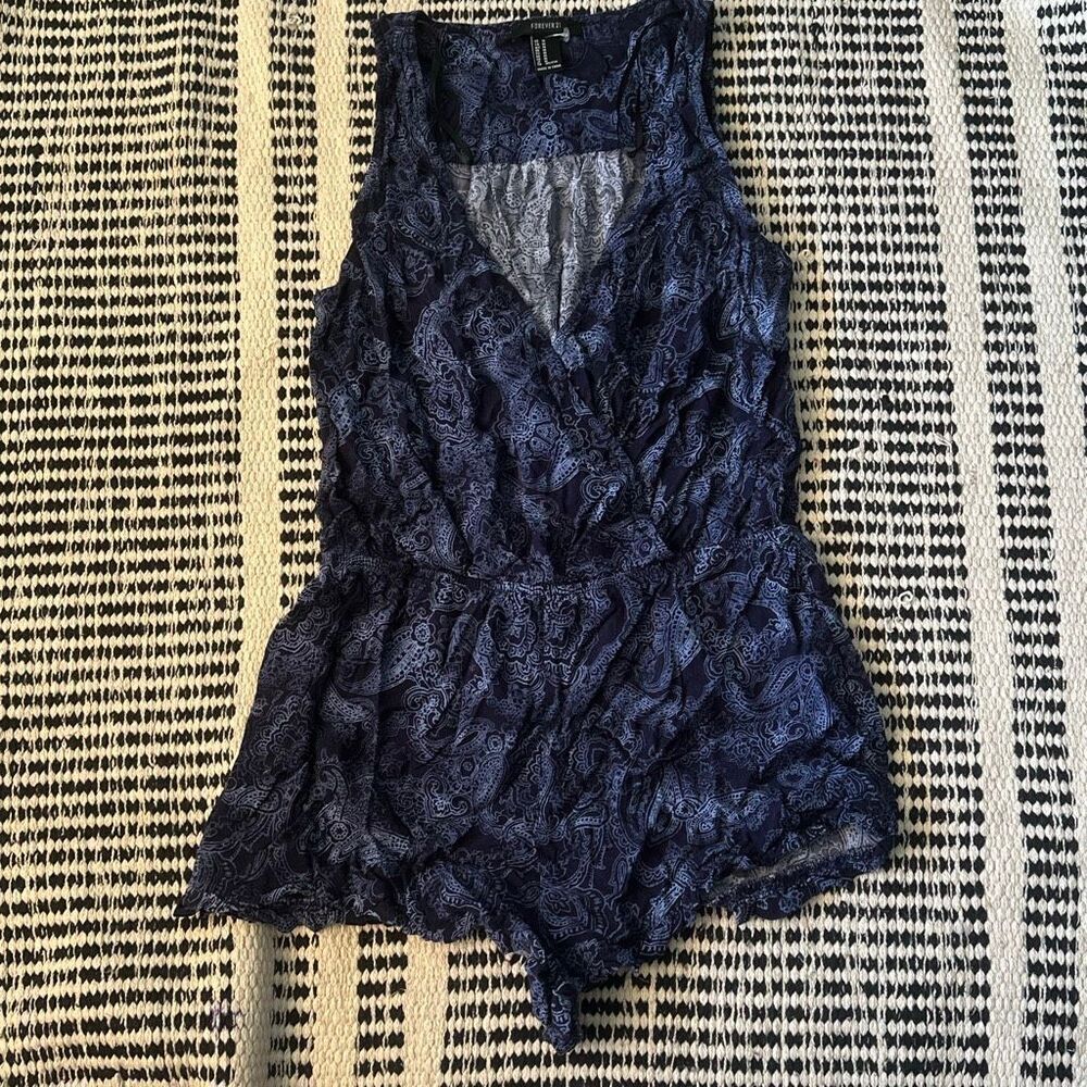 Forever 21 Size Medium Blue Paisley Print Romper